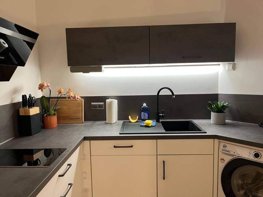 Neu Sanierte Wohnung Fuer 2-4 P เอชเวเกอ ภายนอก รูปภาพ