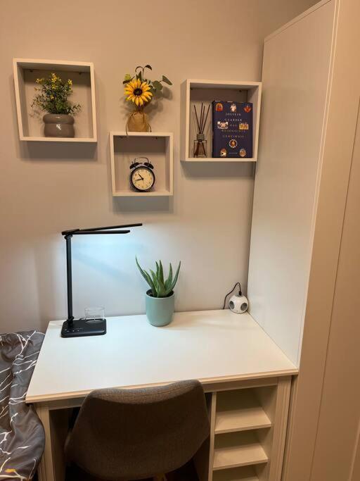 Neu Sanierte Wohnung Fuer 2-4 P เอชเวเกอ ภายนอก รูปภาพ
