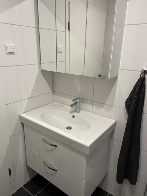 Neu Sanierte Wohnung Fuer 2-4 P เอชเวเกอ ภายนอก รูปภาพ