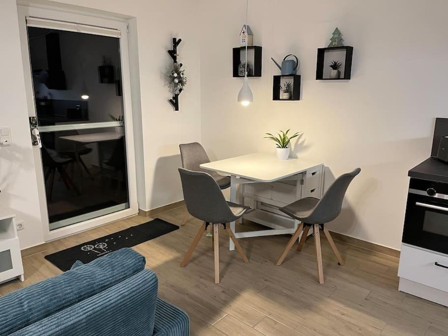Neu Sanierte Wohnung Fuer 2-4 P เอชเวเกอ ภายนอก รูปภาพ