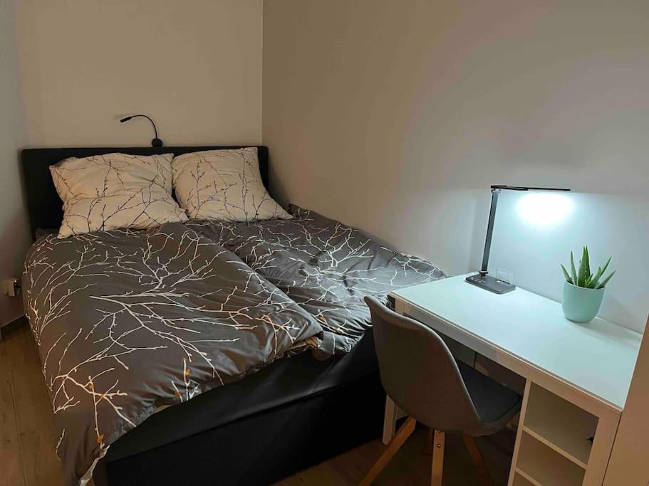 Neu Sanierte Wohnung Fuer 2-4 P เอชเวเกอ ภายนอก รูปภาพ